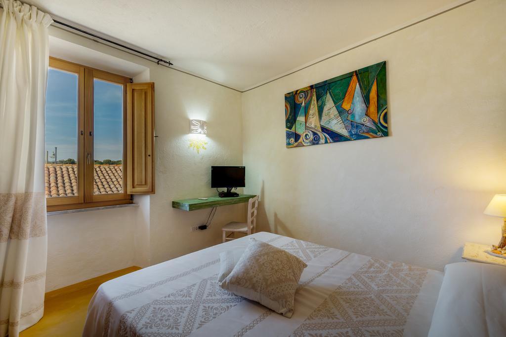 Apartamento Palazzo Beddoro San Pantaleo Exterior foto