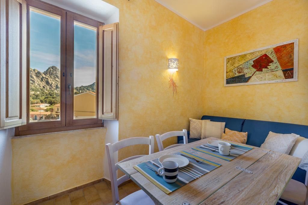 Apartamento Palazzo Beddoro San Pantaleo Exterior foto