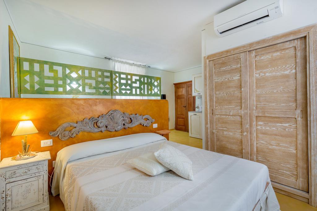 Apartamento Palazzo Beddoro San Pantaleo Exterior foto