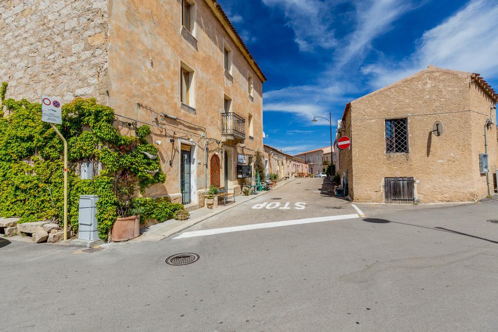 Apartamento Palazzo Beddoro San Pantaleo Exterior foto
