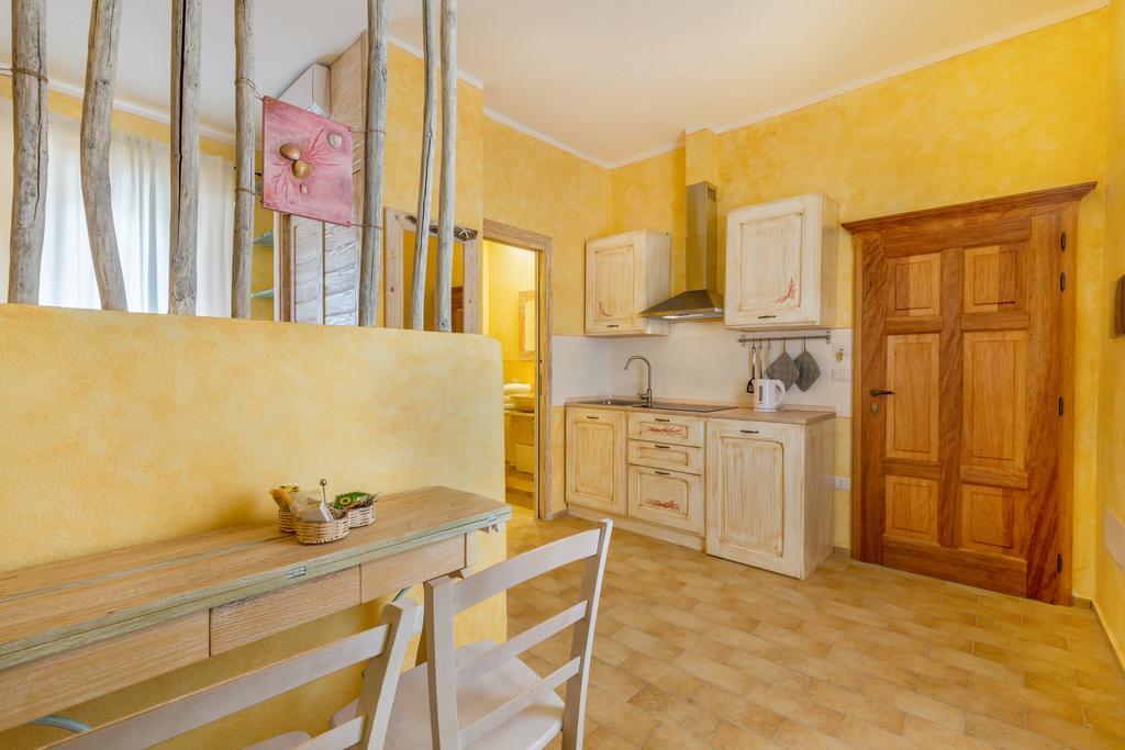 Apartamento Palazzo Beddoro San Pantaleo Exterior foto