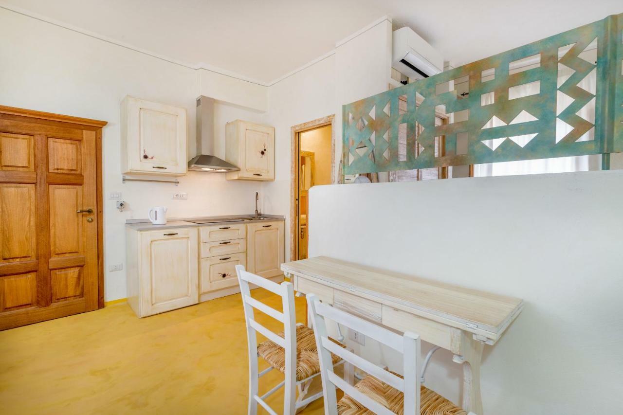 Apartamento Palazzo Beddoro San Pantaleo Exterior foto