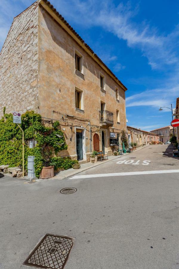 Apartamento Palazzo Beddoro San Pantaleo Exterior foto