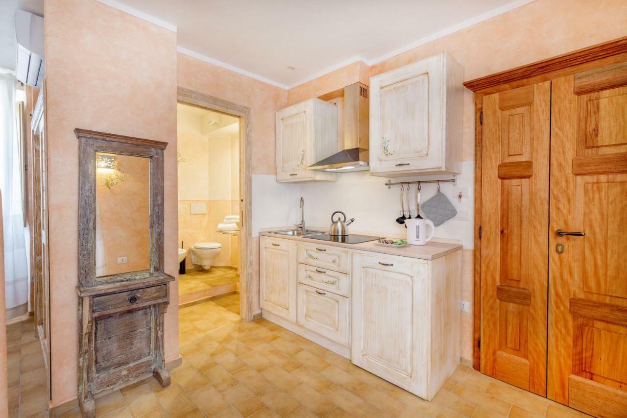 Apartamento Palazzo Beddoro San Pantaleo Exterior foto