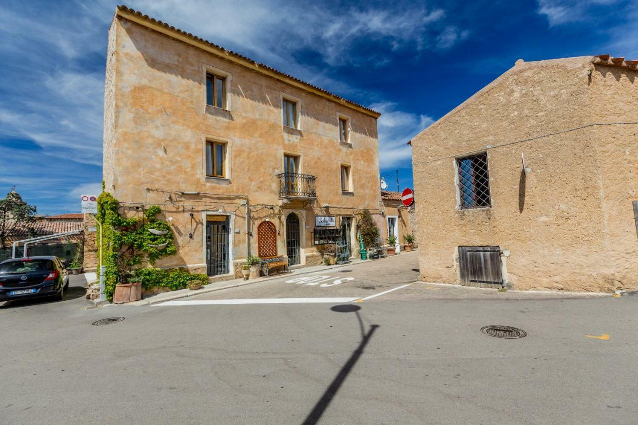 Apartamento Palazzo Beddoro San Pantaleo Exterior foto
