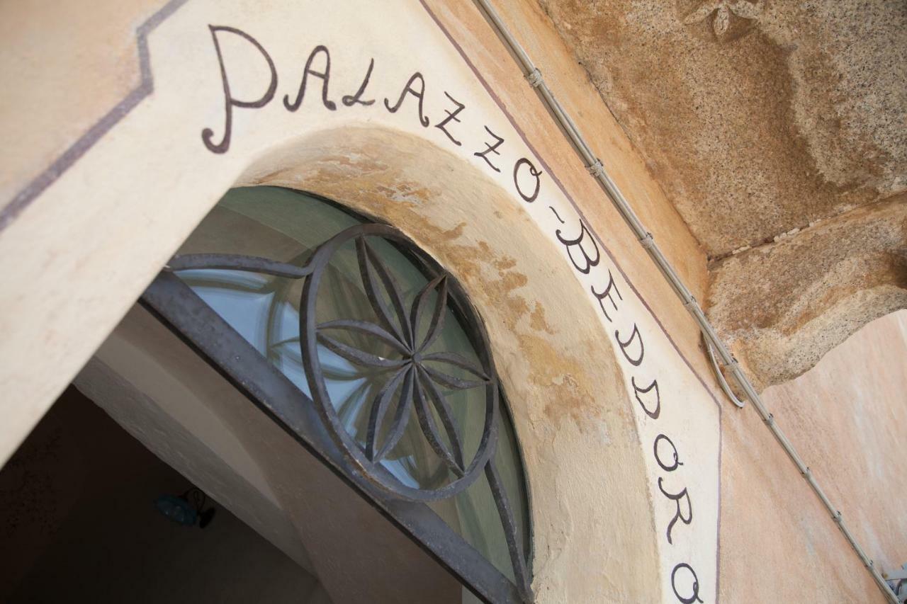 Apartamento Palazzo Beddoro San Pantaleo Exterior foto